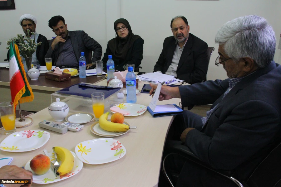 بازدید وزیر علوم جناب آقای دکتر فرهادی و بازدید جناب آقای دکتر عارف از دانشکده شریعتی 7