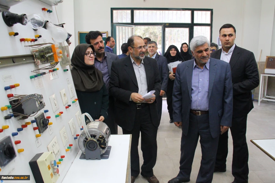 بازدید وزیر علوم جناب آقای دکتر فرهادی و بازدید جناب آقای دکتر عارف از دانشکده شریعتی 10